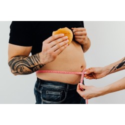 Seis a cada dez brasileiros estão obesos ou com sobrepeso. Cuidado nas festas de final de ano é recomendável